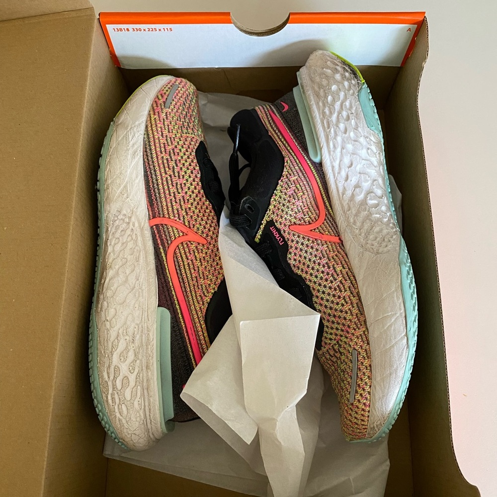 WOMAN NIKE RUN FLYKNIT INVINCIBLE